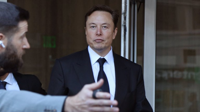 Като предпочитана дестинация за предприемача са водите около остров Миконос