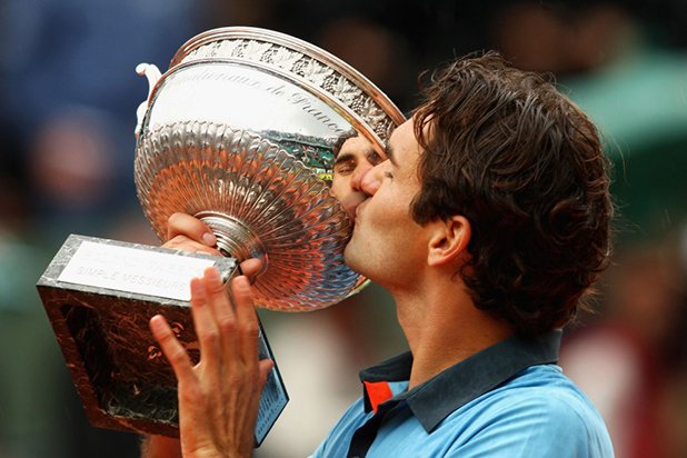 3. Роджър Федерер
Великият швейцарец има 17 титли от Големия шлем, но 

от Ролан Гарос е само една. Федекс вдигна купата едва 

през 2009, но трябва да се отбележи, че в периода 

2005-2013 неизменно е поне четвъртфиналист. Федерер 

има общо 58 победи в Париж, което му отрежда втора 

позиция. Със сигурност трофеите му щяха да са значително 

повече, ако имаше повече успех срещу номер 1 в тази 

класация.