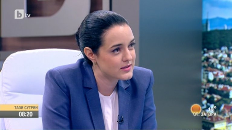 След като прелетя от сутрешния блок на СКАТ през Нова ТВ в TV7 на Бареков и смени три партии за три години (Атака -> ГЕРБ -> ББЦ), днес Калина Крумова обучава новата реколта политици на логос, патос и етос.