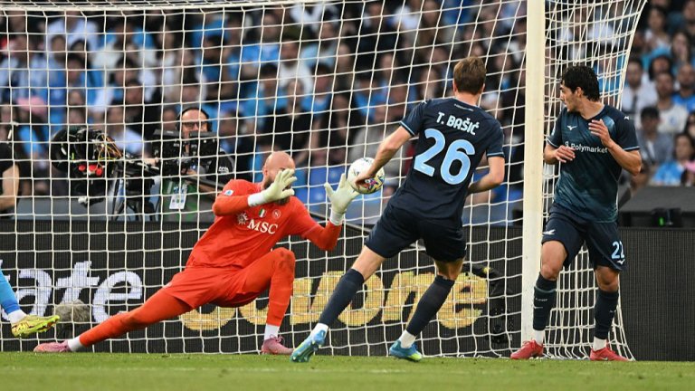 Лацио удари Наполи, Интер е на крачка от титлата