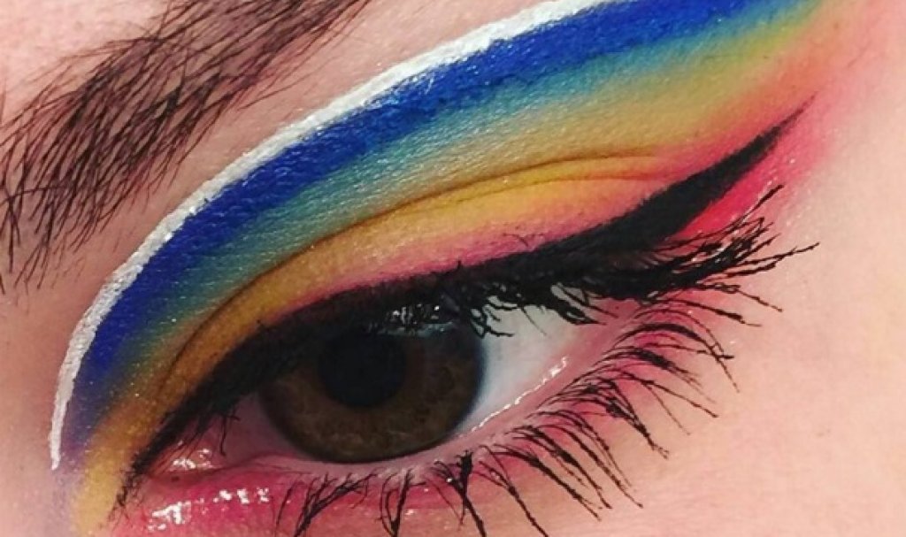 Новата (rainbow) мода в грима и прическите