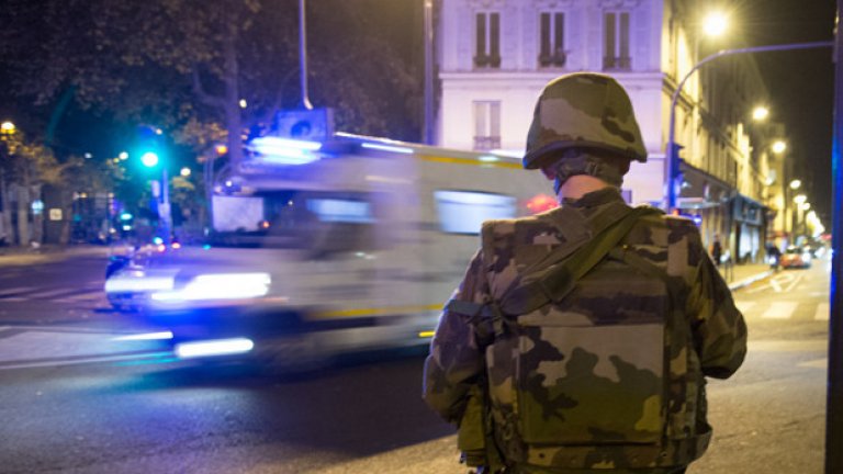 Свидетел на полицията е сигнализирал в понеделник, че е забелязал един от издирваните атентатори от Париж