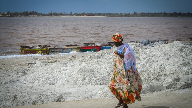 И една карта, която гарантира стигма до живот в Сенегал