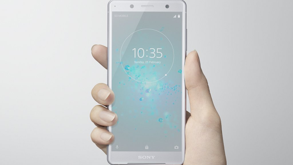 Xperia_XZ2 Compact_White Silver_InHand