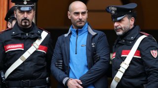 Младите босове уважават остарелите правила на тайното общество, чийто център се намира в Корлеоне. Но също така знаят, че правилата на играта се променят. В днешно време се налага да покажат много повече талант, отколкото елементарното желание да убиваш.