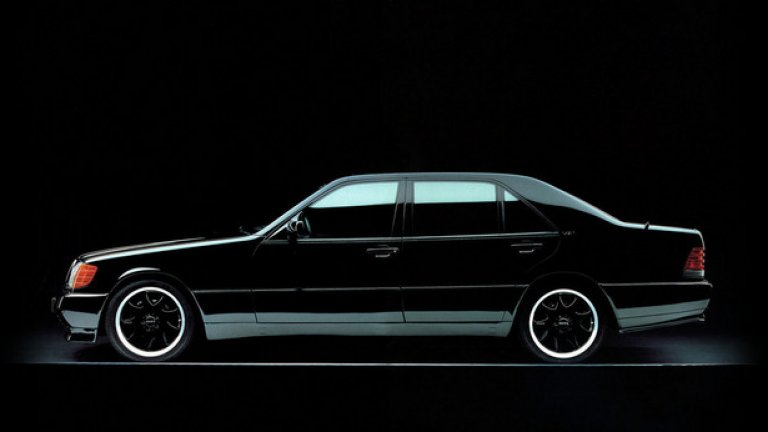 Лимузината излезе на пътя с мощност 582 конски сили, разработени от компанията специални спирачки и автоматична трансмисия и максимална скорост 305 км/ч.