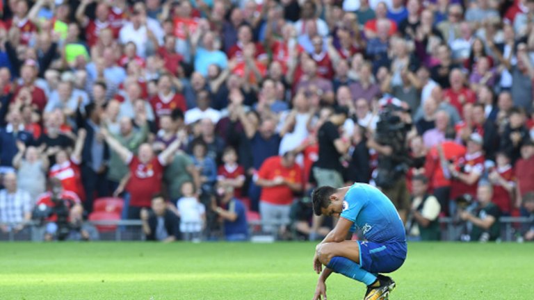 1. Алексис Санчес има три-четири дни да си намери нов отбор
Чилиецът пусна точно тази снимка в профила си в Instagram след унищожителното поражение, която казва всичко. Арсенал бе безпомощен на „Анфийлд” и дори толкова желаният да остане Алексис Санчес не успя да помогне на тима си да стигне дори до почетно попадение. Алексис ще навърши 29 в края на годината и е време да напусне „Емирейтс”, ако иска да играе за клуб с нещо повече от големи очаквания.