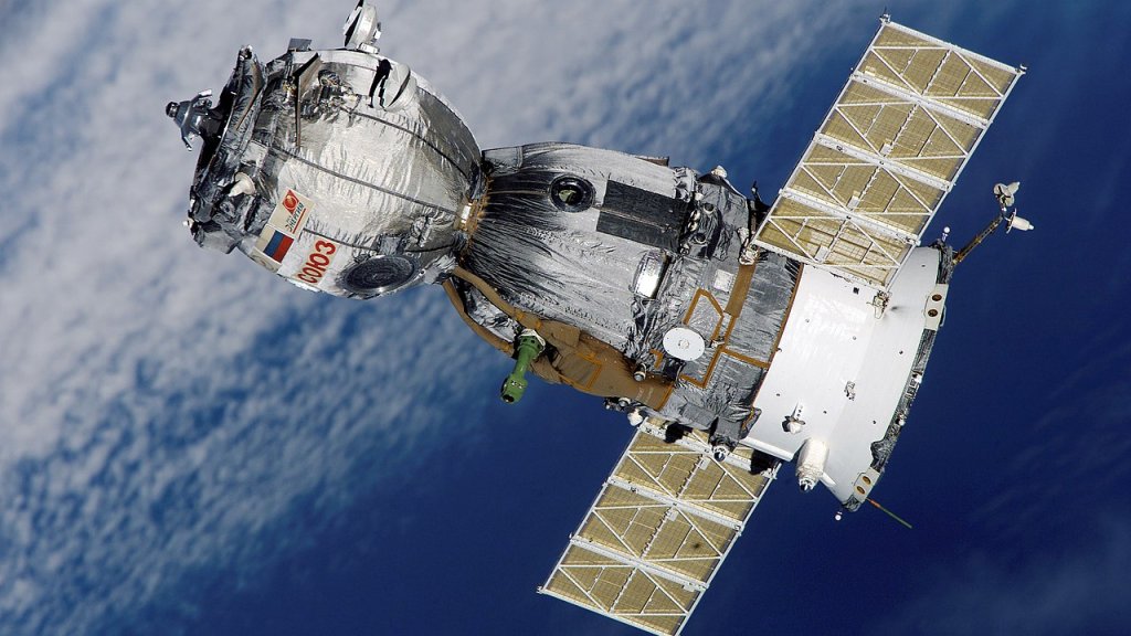 1280px-Soyuz_TMA-7_spacecraft2edit1