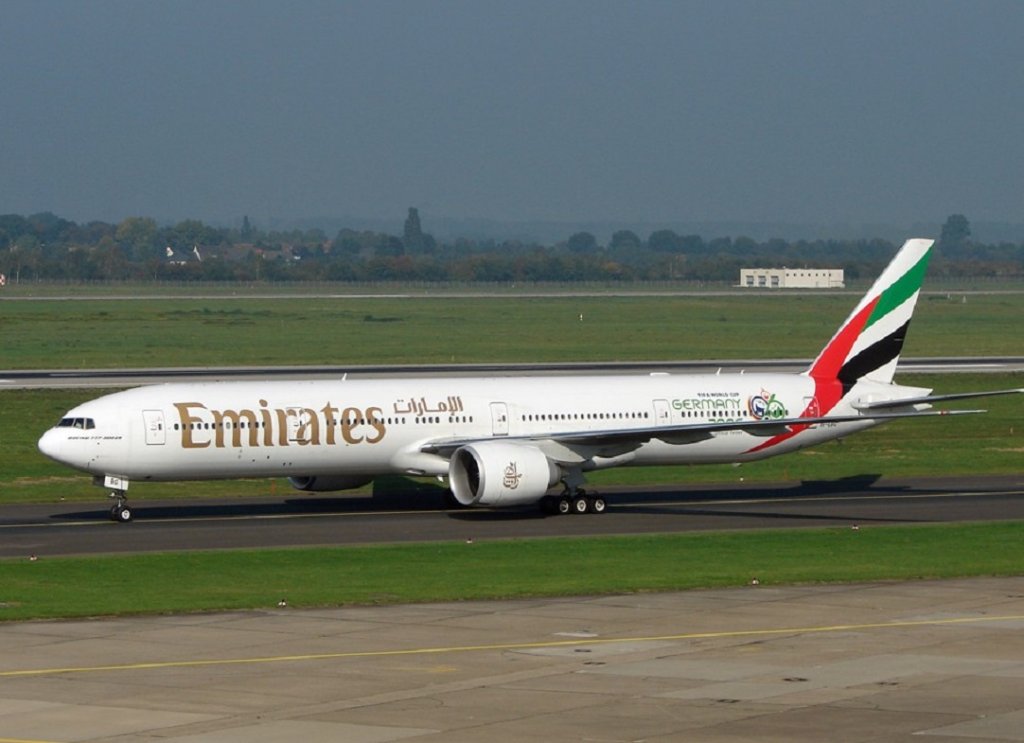 Emirates Boeing 777-300