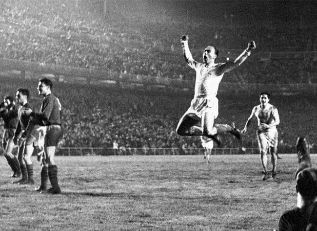 Великият идол на Реал Алфредо ди Стефано е най-близо до Роналдо като коефициент мач-гол в историята на клуба.