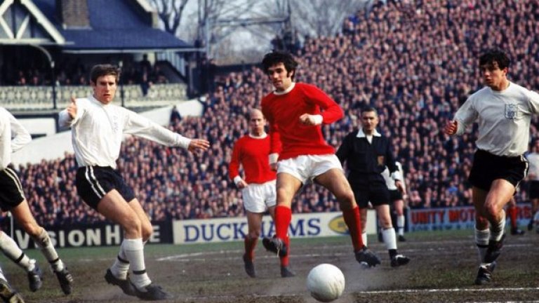 Подобри рекорд и на Бест
На 18 години и 117 дни Рашфорд стана най-младият голмайстор с екипа на Юнайтед в евротурнирите. Това се случи през февруари 2016-а срещу датския Мидтиланд, а преди него рекордът се държеше от една от най-големите легенди на клуба – Джордж Бест (18 години и 158 дни).