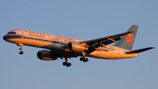 China_Southern_Airlines_Boeing_757-200_B-2830_SVO_2012-5-25
