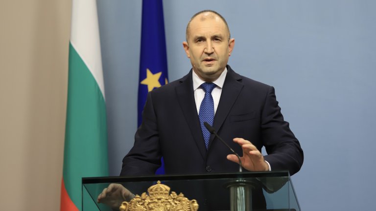 Според президента действията на премиера може да се изтълкуват като стъпка назад от твърдите позиции на България за правата на българските граждани там