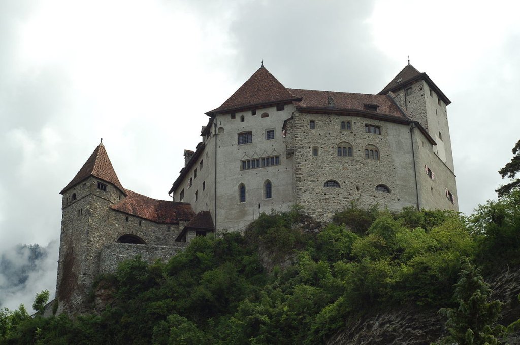 1200px-2008-05-19_Balzers_Liechtenstein_5472