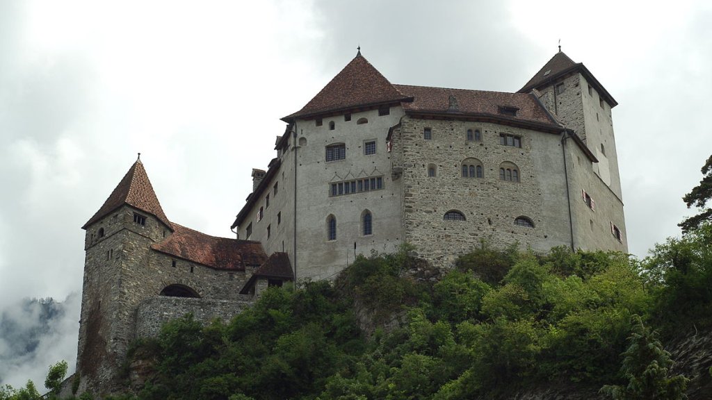 1200px-2008-05-19_Balzers_Liechtenstein_5472