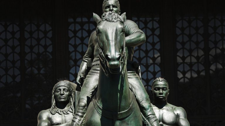 Руският милиардер, който иска да спаси набелязаните от Black Lives Matter статуи