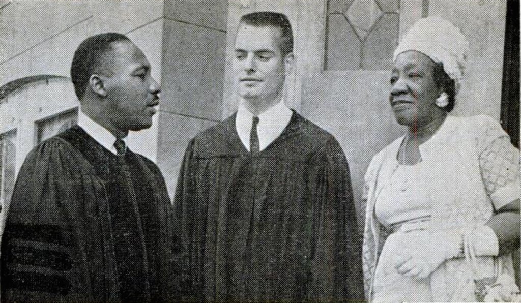 Martin_Luther_King,_Henry_Elkins,_and_Alberta_Williams_King_at_Ebenezer,_1962