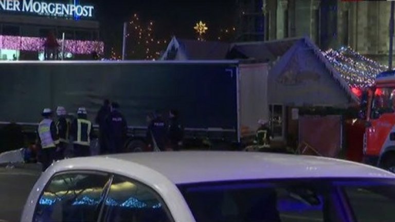 12 загинали, 48 ранени след атаката на коледния базар в Берлин