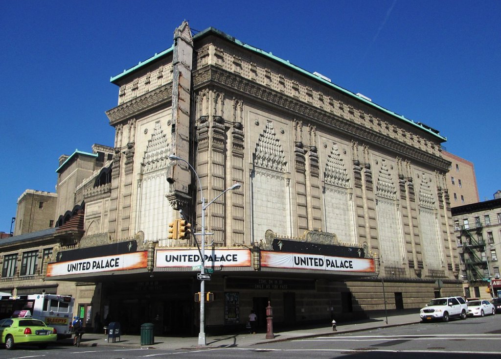 1280px-2014_United_Palace_from_corner