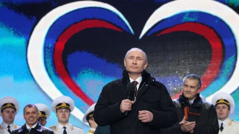 Най-сладките победи на Владимир Путин над Запада са завоювани заради слабостите и противоречията в самия Запад. (Вижте снимките)