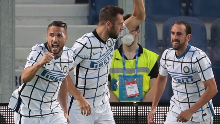 Данило Д'Амброзио откри резултата за Интер още в началото, а в 20-ата минута Ашли Йънг удвои