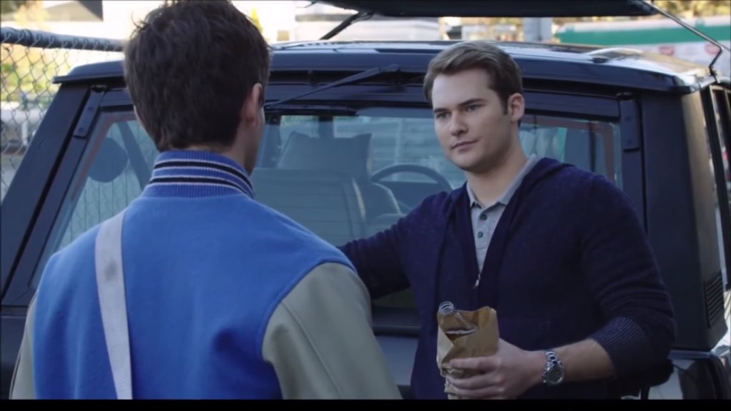 Брайс от "13 Reasons Why" 
От гледна точка на Хана, всеки който получи касета, е в някаква степен лош. Никой обаче не е по-коварен от Брайс - типичен побойник в училище, който по-късно се оказва и сериен изнасилвач. 