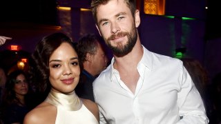 t-Tessa-Thompson-Chris-Hemsworth-Men-in-Black