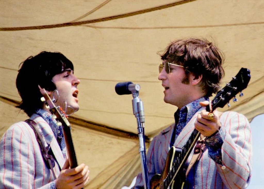 \"Измервай възрастта си в приятели, не в години. Измервай живота си в усмивки, не в сълзи.\"