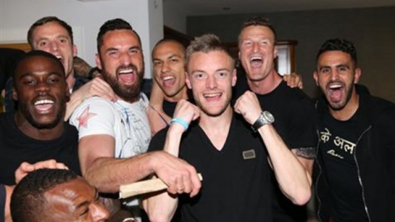 „Всички знаят къде живея, полицията трябва да затвори пътя“, коментира Варди.