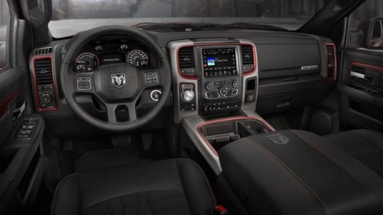 "Колата на бъдещето е смартфон на колела", смята Дитер Зече -шефът на Mercedes