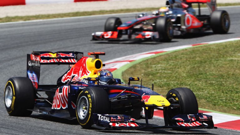 Себастиан Фетел спечели най-напрегнатото състезание във Формула 1 този сезон