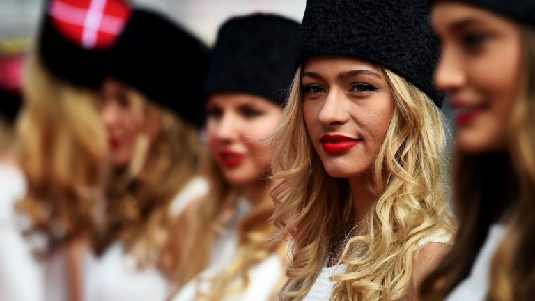 Защото нашите са най-красиви: Русия иска връщане на момичетата във Формула 1