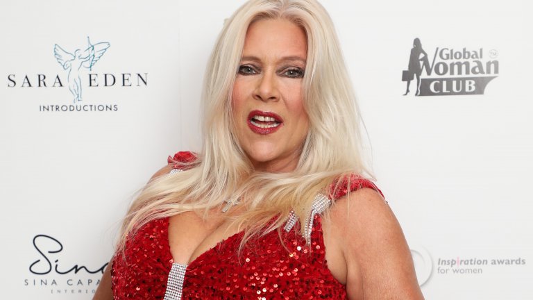 Поп звездата от 80-те обяви, че съжалява за постъпката и съдейства на властите