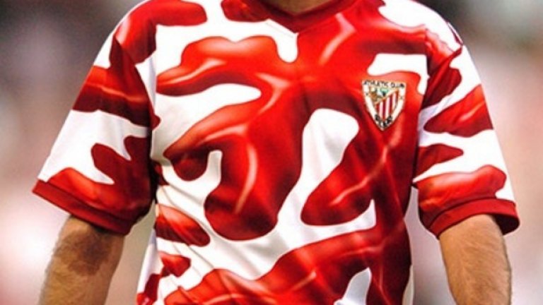 За стогодишнината си славният баски Атлетик Билбао реше да облече този екип. Той е измислен от баския дизайнер Дарио Урсай, вдъхновен от видяното в музея на Франк Гери Гугенхайм в града. Не е ясно какво иска да каже Урсай, но екипът остава в историята.