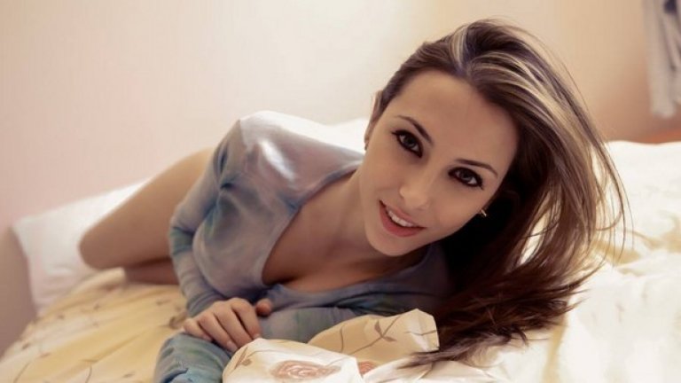 Даниела Колет (Едуардо Варгас)
Даниела е красивата половинка на футболиста на Чили Едуардо Варгас, който прекара миналия сезон под наем в Куинс Парк Рейнджърс.
