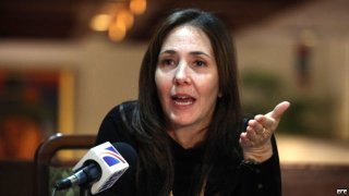 MarielaCastroHablandopormicrofono