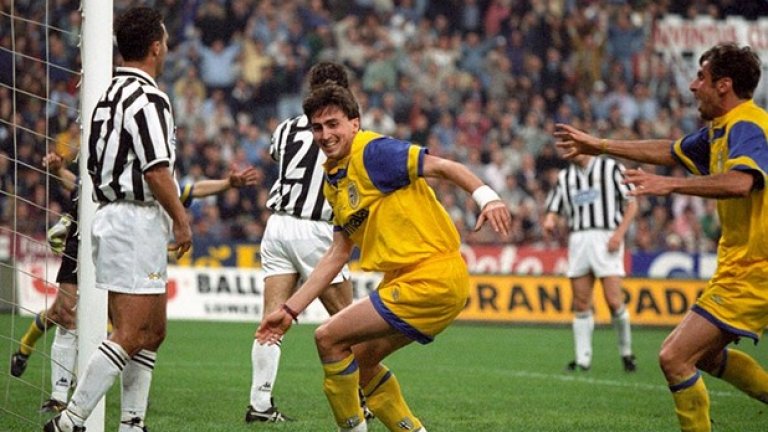 Опорен халф: Дино Баджо.
Шест сезона в тима от 1994-а нататък, като се превърна в любимец на тифозите. Всеотдаен, винаги готов да се включи с някой важен гол, неизменен титуляр и за националния. Записа 172 мача в Серия А с жълтото и синьото на Парма.