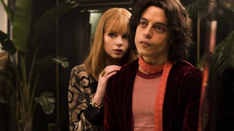 Междувременно ЛГБТИ общността обвини „Бохемска рапсодия", че представя в лоша светлина сексуалната ориентация на Фреди Меркюри, намеквайки, че да е гей е причината за падението му.