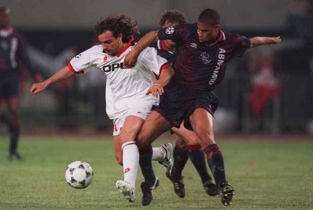 24. Марко Симоне (1989-2002, 75 гола в 260 мача)