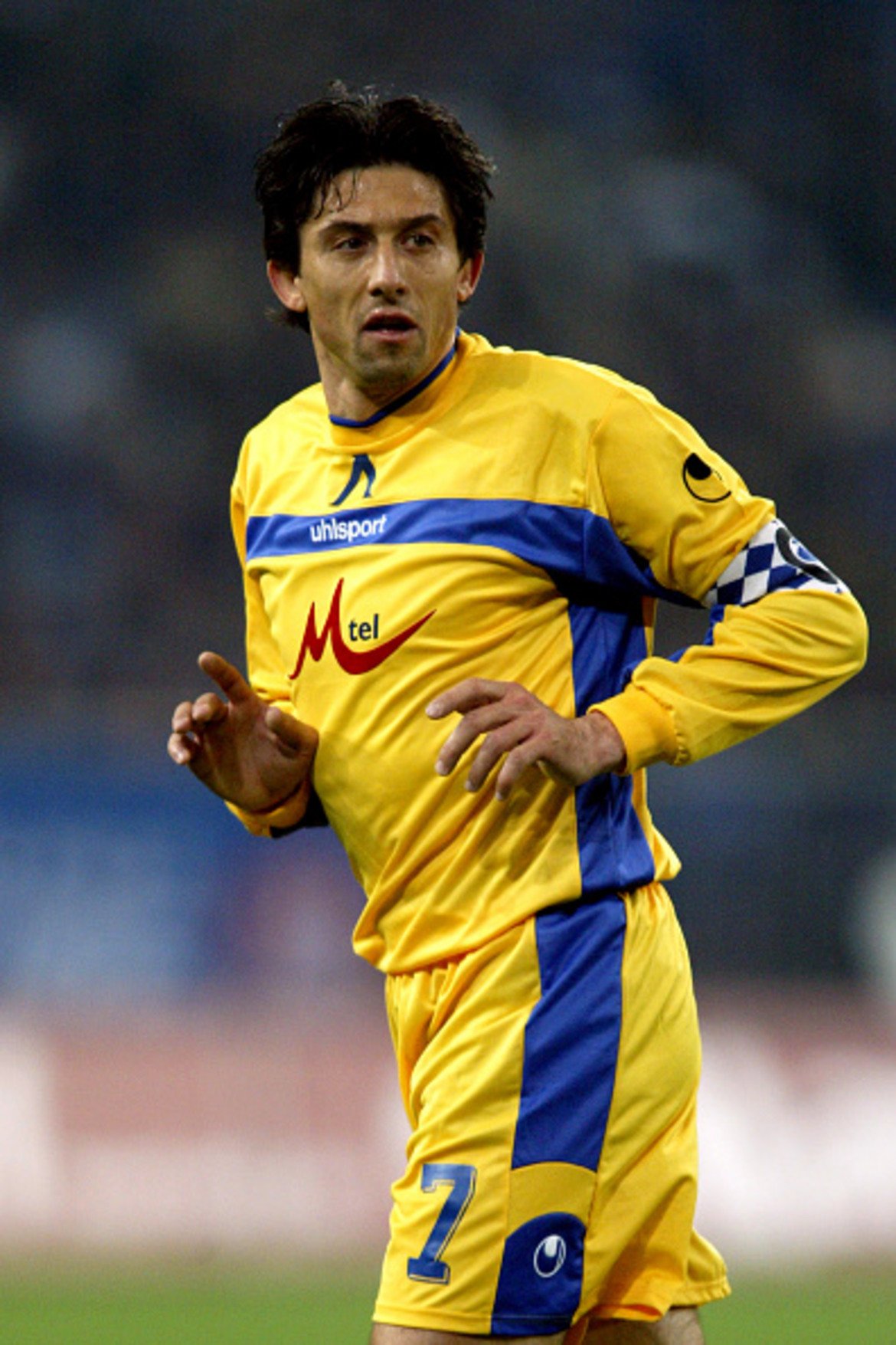 Даниел Боримиров (централен полузащитник) 
Кариерата на Боримиров бе обвързана с два клуба, в чиято легенда се превърна – Левски и Мюнхен 1860. Последният герой от лятото на 1994-а се завърна при „сините“ през 2004-а, за да участва в написването на най-славните страници в модерната история на клуба. Бе незаменим титуляр във всичките 11 мача от Купата на УЕФА, в които участва през сезон 2005-06, и вкара 2 гола (срещу Удинезе и срещу Шалке). След като прекрати кариерата си през 2008-а, Боримиров се захвана с различни ръководни функции в Левски. Води и школата на клуба, а сега е спортен директор на „сините“ и се надява отново да стане част от поход в евротурнирите.
