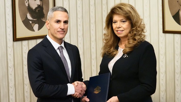 Гюров разполага с една седмица, за да предложи състав на правителство