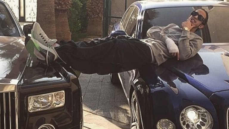 Социалните медии са мястото, където младите богати саудитци да се показват, което води до лудо фукане