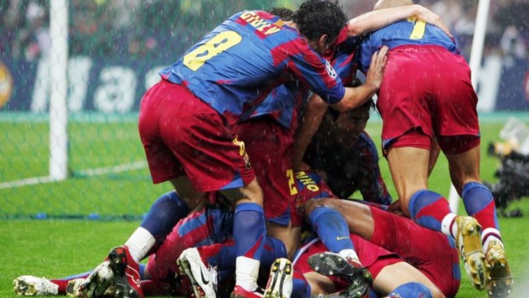 2. Първата титла в Шампионската лига
В средата на миналото десетилетие имаше спекулации, че Иниеста ще напусне Барселона. През сезон 2004/05 и 2005/06 той не бе твърд титуляр за каталунците, в чиито редици бяха Роналдиньо и Деко, а наставник беше Франк Рийкард. На финала в Шампионската лига през 2006-а холандецът пусна Иниеста на почивката, когато Барса губеше с 0:1 и той изигра важна роля за обрата и спечелването на европейската титла.