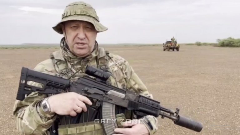 Няма външно въздействие върху машината, допълни руският президент