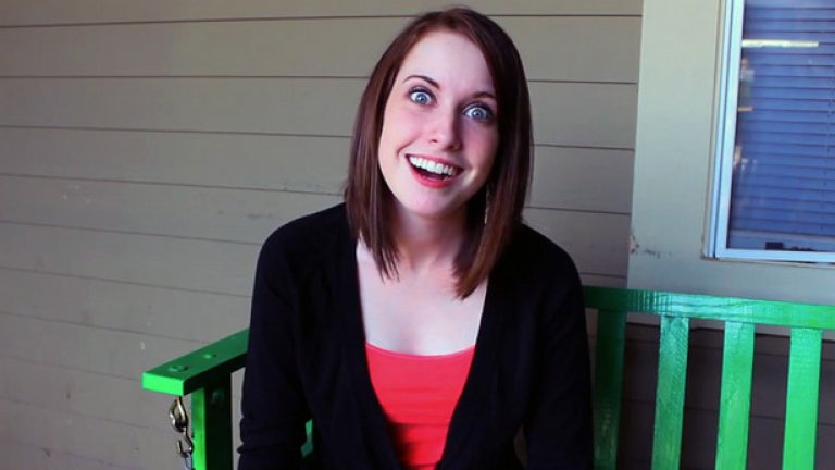 Тя използва неочакваното си превръщане в меме, за да стане YouTube влогър. 