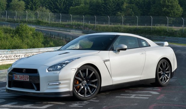 Nissan GT-R вече успешно се бори с Porsche и може да e базата за възраждане на Alpine