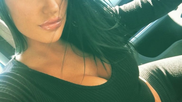 Пет актриси са починали в рамките на няколко месеца. По-голямо внимание се обърна само на смъртта на 23-годишната Огъст Еймс...