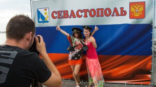 Хубаво е като гледаме към Крим, да се сещаме за Кърджали и Лудогорието