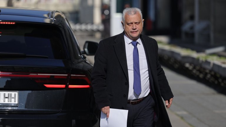 Служебният вътрешен министър Емил Дечев посочва, че няма пречка в това МВР да защитава магистрати