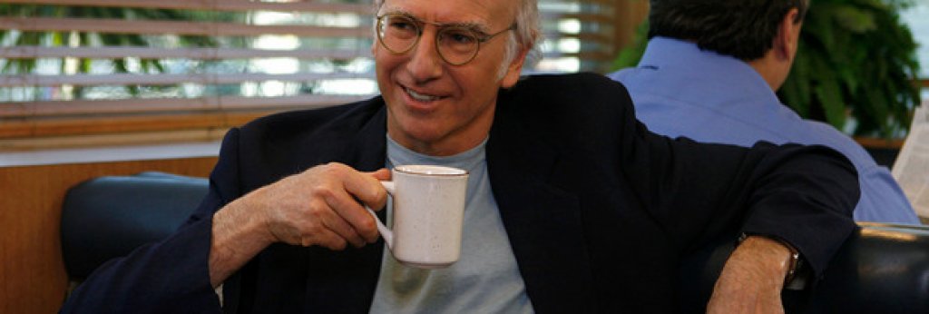 Curb Your Enthusiasm / "Успокой топката"
Когато актьорът Лари Дейвид получава огромния си хонорар от участието си в сериала "Зайнфелд" и се чуди какво да прави с тях, отговорът е шоу, наречено Curb Your Enthusiasm - забавно нещо като риалити, ама без частта с реалността. В него Дейвид показва живота на един пенсиониран актьор, преместил се в Лос Анджелис. В шоуто редовно се изсипват звездни гости, а забавните ситуации сякаш се случват от само себе си.